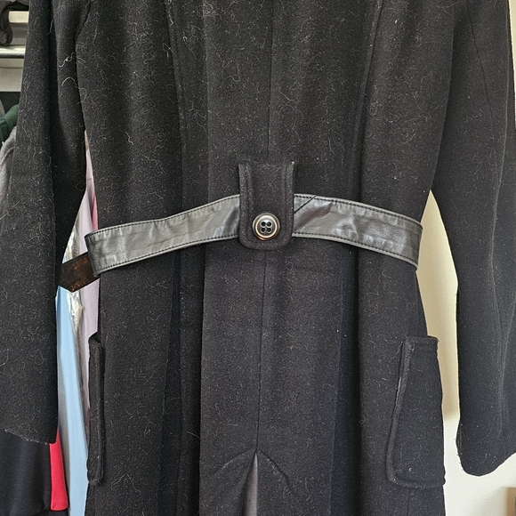 🚨Sold🚨MACKAGE WOOL black coat size M - Picture 2 of 4